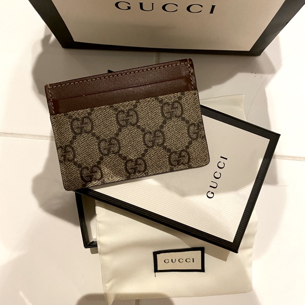 Gucci cold holder- excellent condition